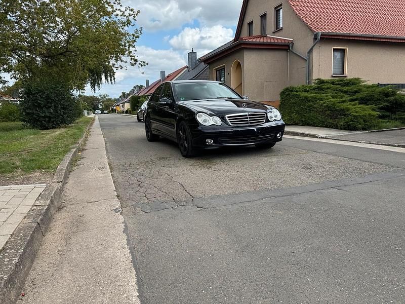 Schwarz Gebraucht 2006 Mercedes C180 Sport Edition Limousine | 3.800 € (Fairer Preis) - Bild 1/4