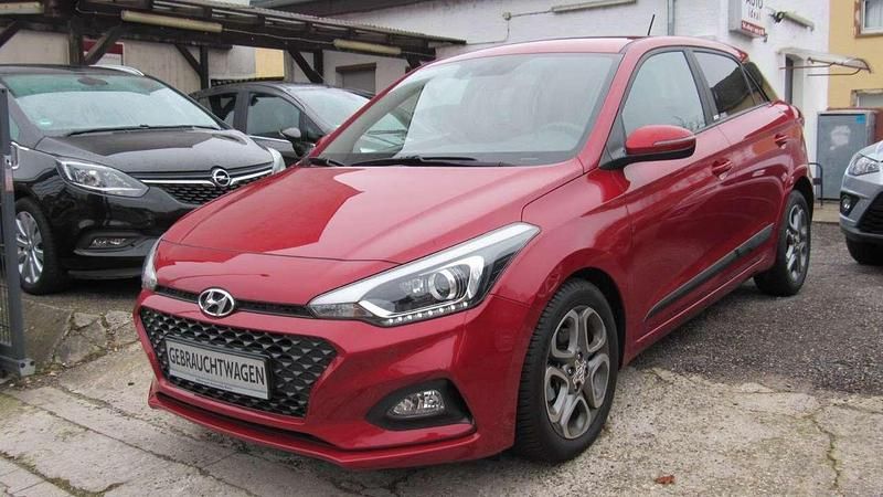 Rot Gebraucht 2018 Hyundai i20 Style Kleinwagen | 14.392 € (Fairer Preis) - Bild 1/4
