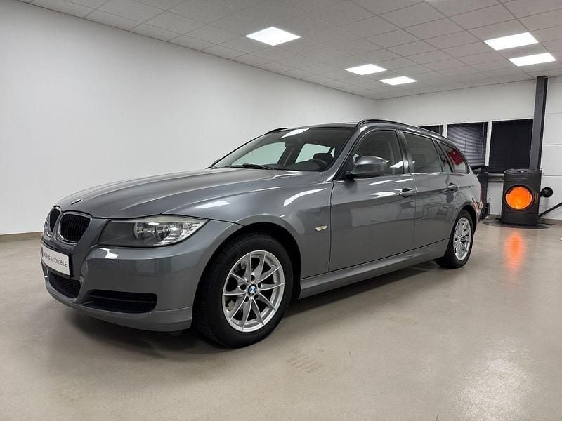 Grau Gebraucht 2012 BMW 316 Comfort Edition Kombi | 6.750 € (Guter Preis) - Bild 1/3