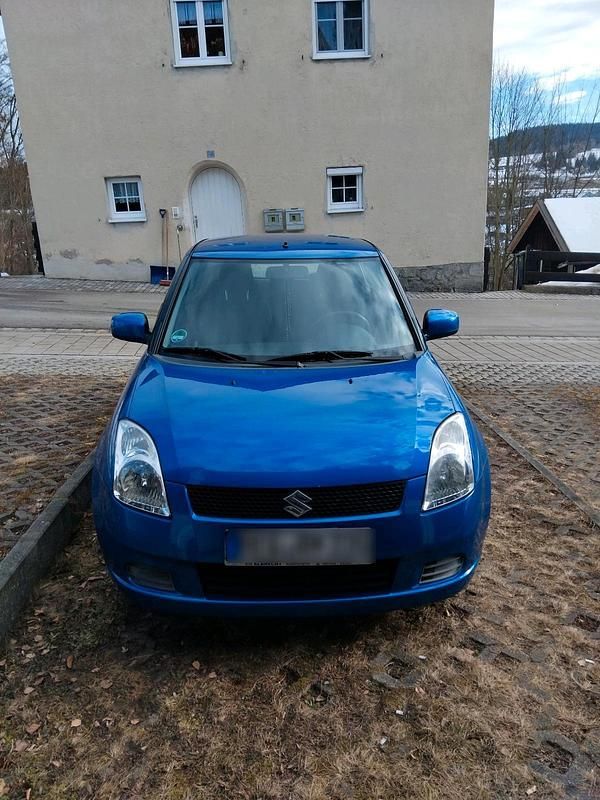 Blau Gebraucht 2005 Suzuki Swift Comfort Kleinwagen | 2.000 € (Guter Preis) - Bild 1/4
