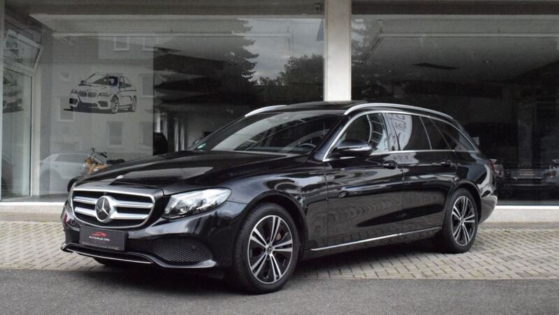 Schwarz Gebraucht 2018 Mercedes E400 Limousine | 33.800 € (Fairer Preis) - Bild 1/4