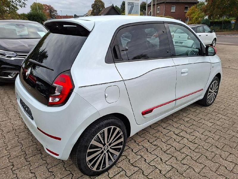 Gebraucht Renault Twingo Techno 60 kW (82 PS) 2022 Quartz white Kleinwagen