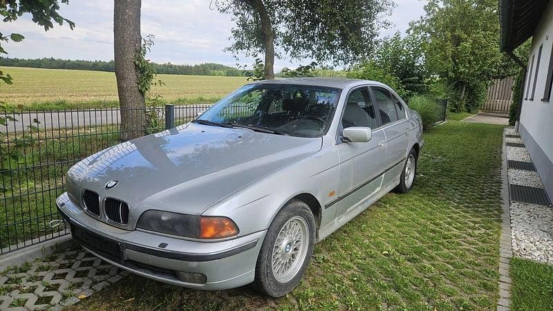 Silber Gebraucht 1998 BMW 523 Limousine | 850 € (Superpreis) - Bild 1/4