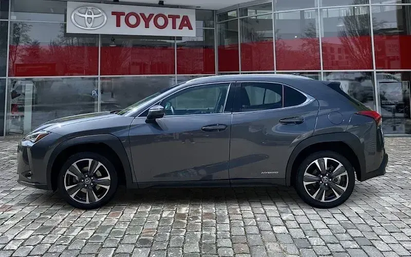 Używany Lexus UX 250h 184 KM (135 kW) 2021 Szary SUV