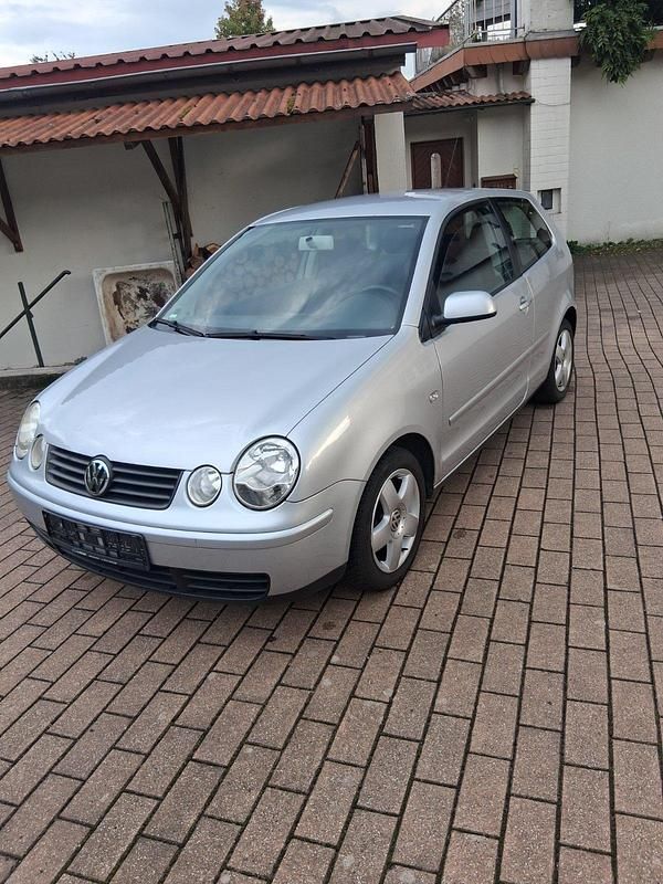 Silber Gebraucht 2004 VW Polo Comfortline Limousine | 590 € (Superpreis) - Bild 1/4