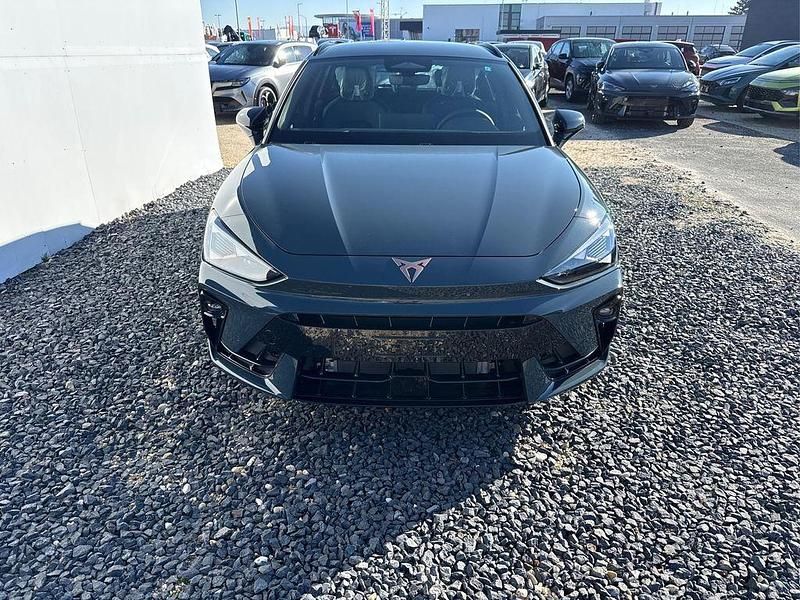 Neu Cupra Leon 150 PS (110 kW) 2026 Blau Limousine