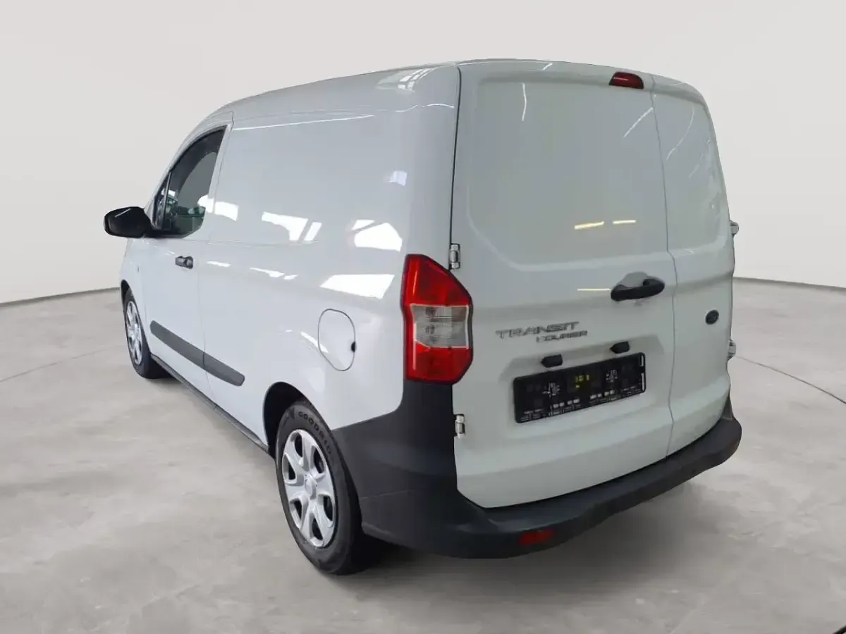 Gebraucht Ford Transit Trend 100 PS (73 kW) 2022 Frostweiß Van