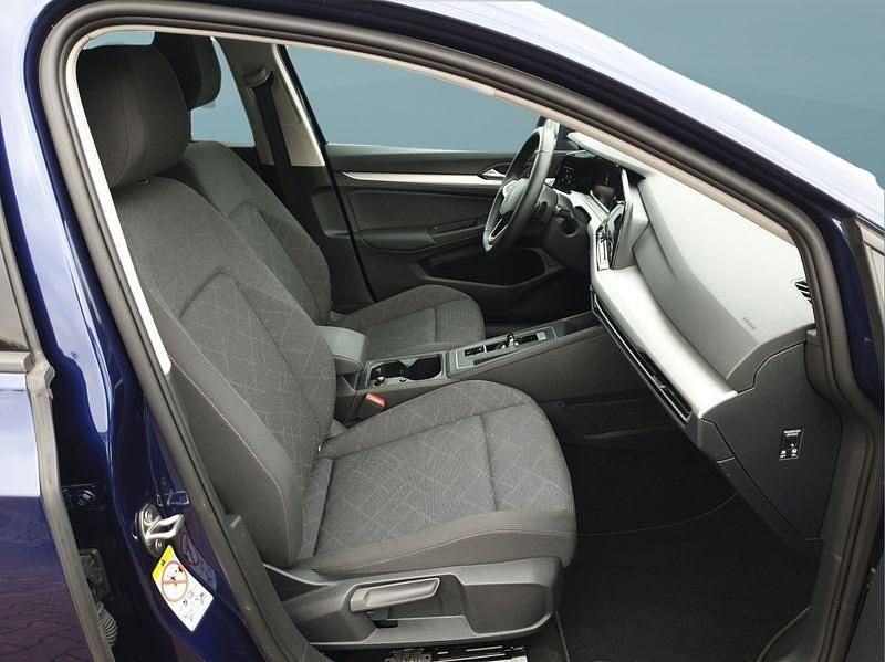 Gebraucht VW Golf VIII 116 PS (85 kW) 2024 Blau Kleinwagen