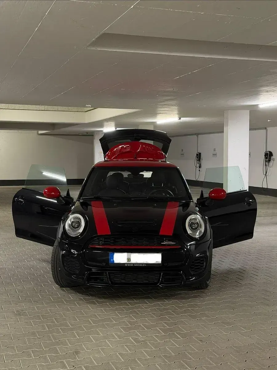 Używany Mini John Cooper Works 231 KM (169 kW) 2015 Czarny Hatchback