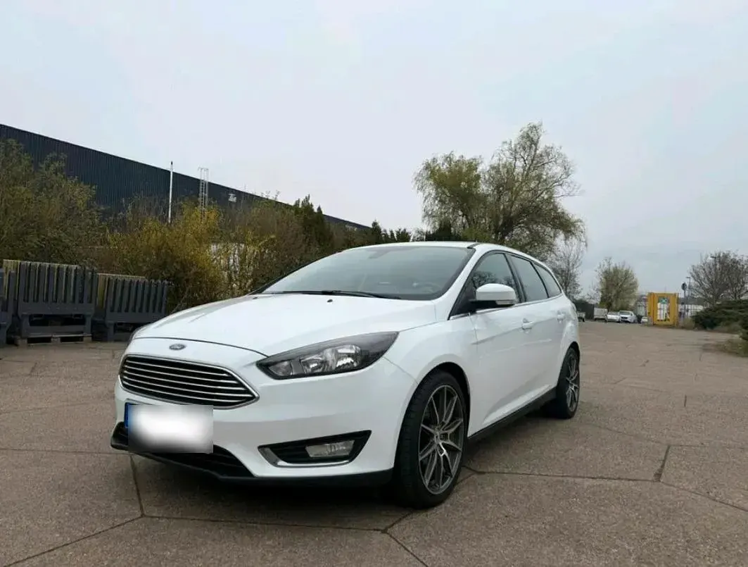 Gebraucht Ford Focus 125 PS (91 kW) 2017 Weiß Kombi