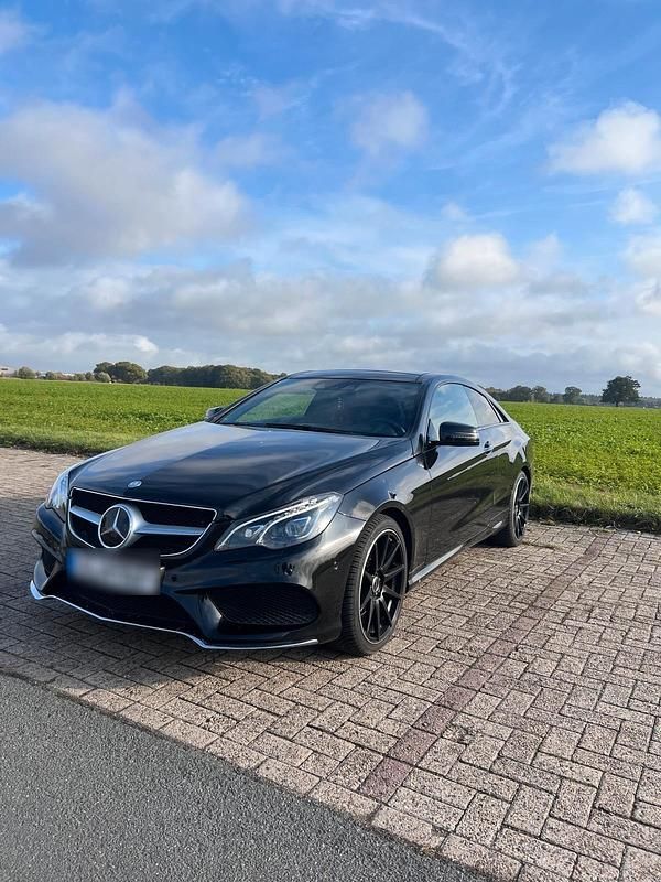 Schwarz Gebraucht 2014 Mercedes E350 Coupé | 15.999 € (Fairer Preis) - Bild 1/4