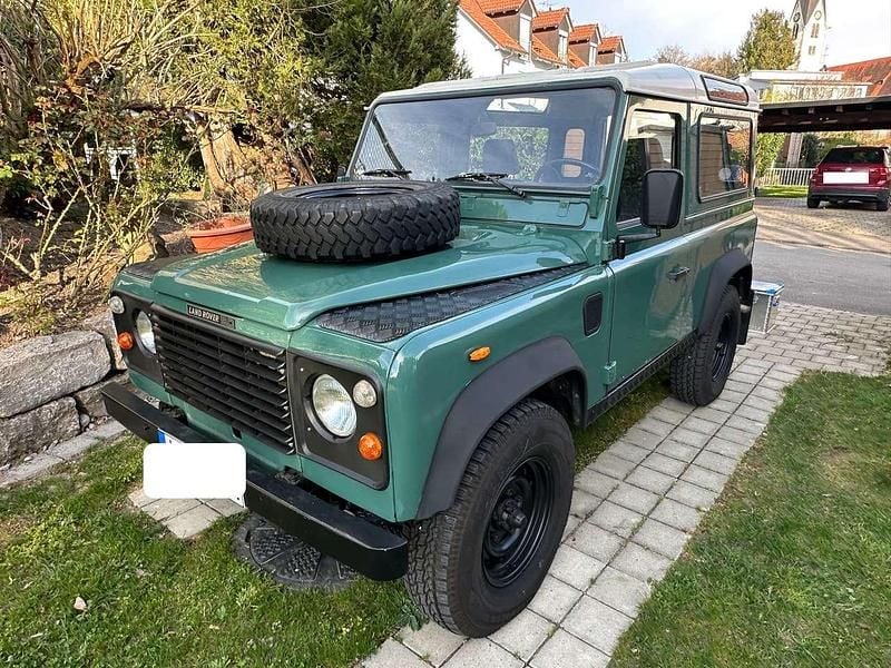 Grün Gebraucht 1988 Land Rover Defender SUV | 24.950 € - Bild 1/4