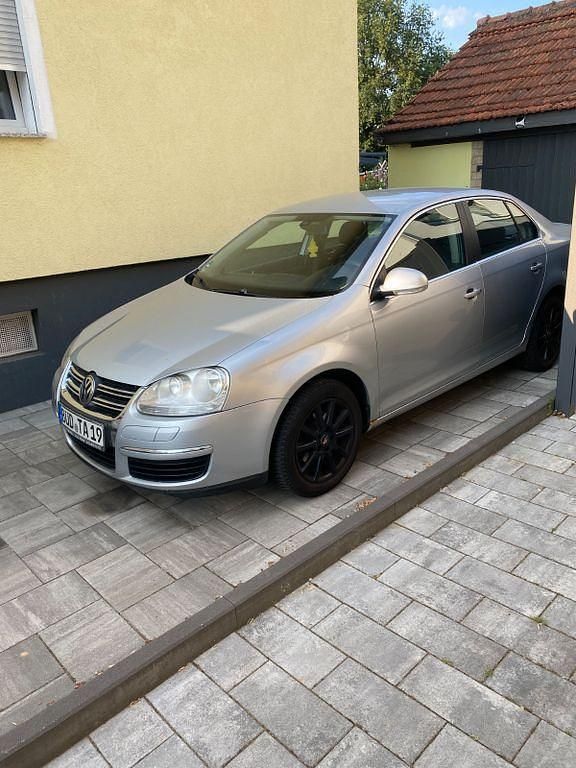 Silber Gebraucht 2007 VW Jetta Comfortline Limousine | 2.100 € (Fairer Preis) - Bild 1/4