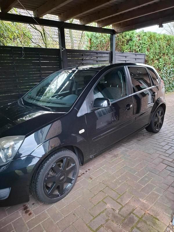Gebraucht Ford Fiesta 70 PS (51 kW) 2007 Schwarz Kleinwagen