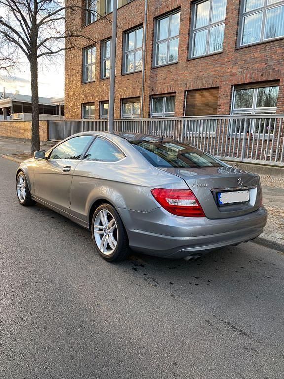 Gebraucht Mercedes C180 156 PS (114 kW) 2013 Grau Coupé