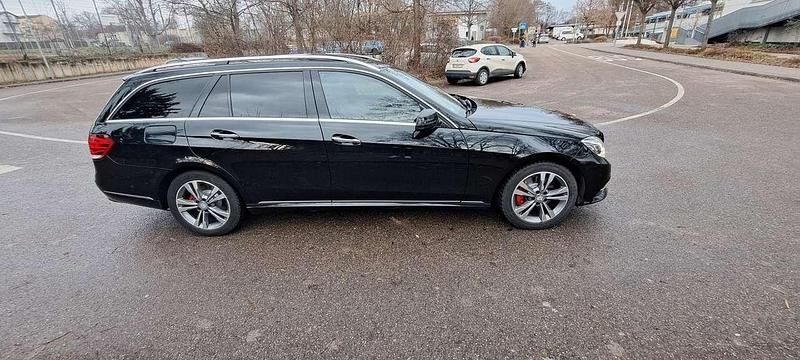 Gebraucht Mercedes E300 231 PS (169 kW) 2015 Schwarz Kombi