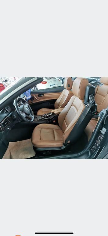 Gebraucht BMW 320 Cabriolet Exclusive 170 PS (125 kW) 2011 Schwarz Cabrio