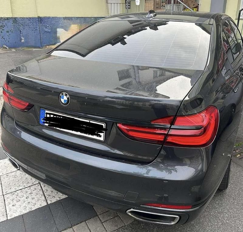 Gebraucht BMW 730L 265 PS (194 kW) 2017 Limousine