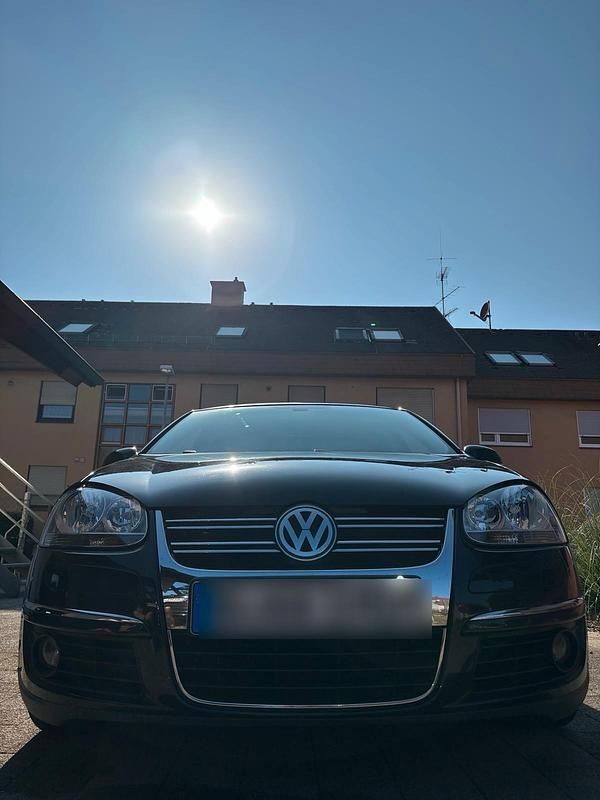 Gebraucht VW Jetta 122 PS (89 kW) 2008 Schwarz Limousine