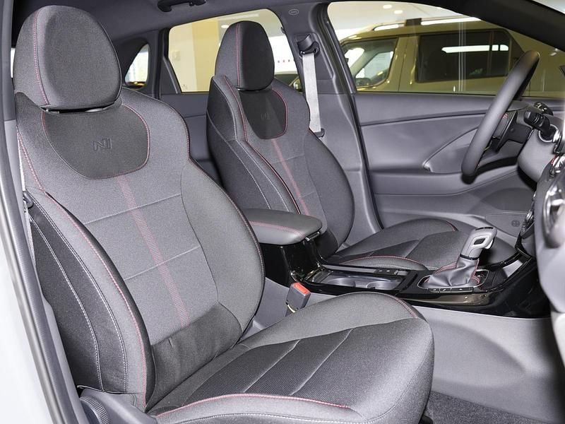 Neu Hyundai i30 N Line 140 PS (102 kW) 2025 Shadow grey / sol Limousine