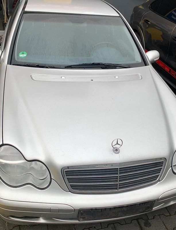Silber Gebraucht 2003 Mercedes C180 Limousine | 3.999 € - Bild 1/4