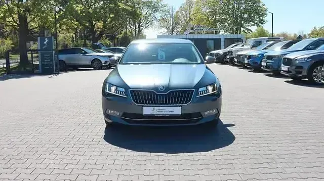 Gebraucht Skoda Superb LAURIN & KLEMENT 190 PS (139 kW) 2017 Grau Limousine