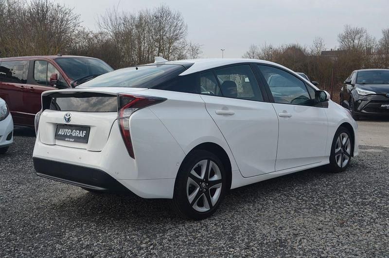 Gebraucht Toyota Prius Executive 122 PS (89 kW) 2016 Weiß Limousine