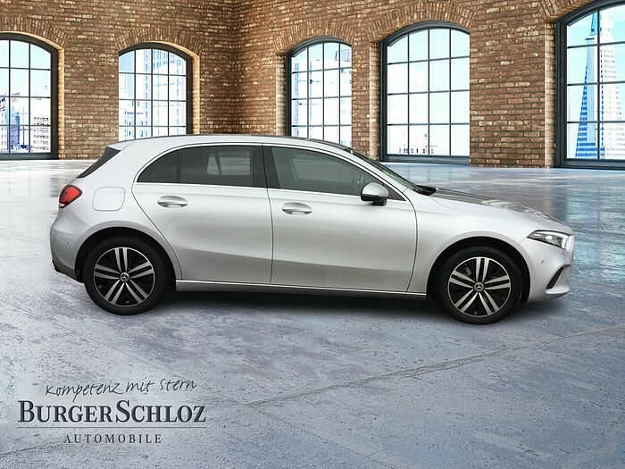 Gebraucht Mercedes A250 Progressive 218 PS (160 kW) 2021 Iridiumsilber metallic Limousine