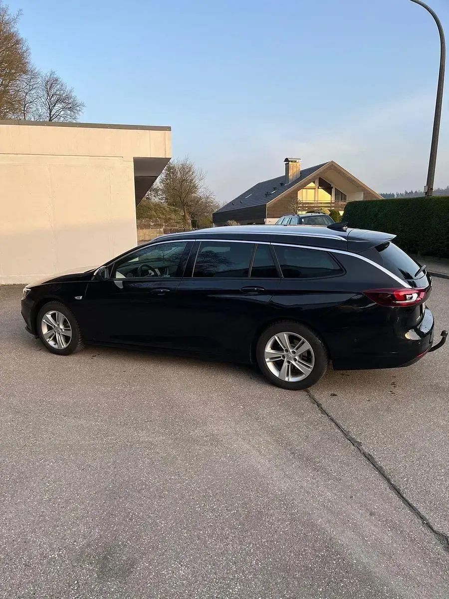 Gebraucht Opel Insignia Dynamic 165 PS (121 kW) 2018 Schwarz Kombi