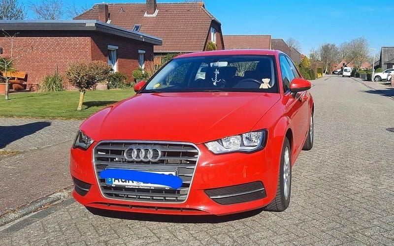 Rot Gebraucht 2015 Audi A3 Attraction Limousine | 9.900 € (Fairer Preis) - Bild 1/4