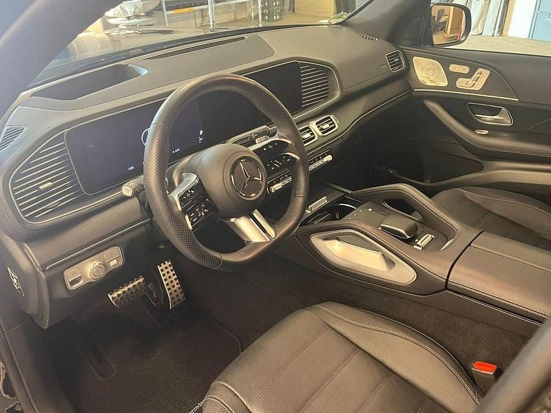 Gebraucht Mercedes GLS450 367 PS (269 kW) 2024 Schwarz SUV
