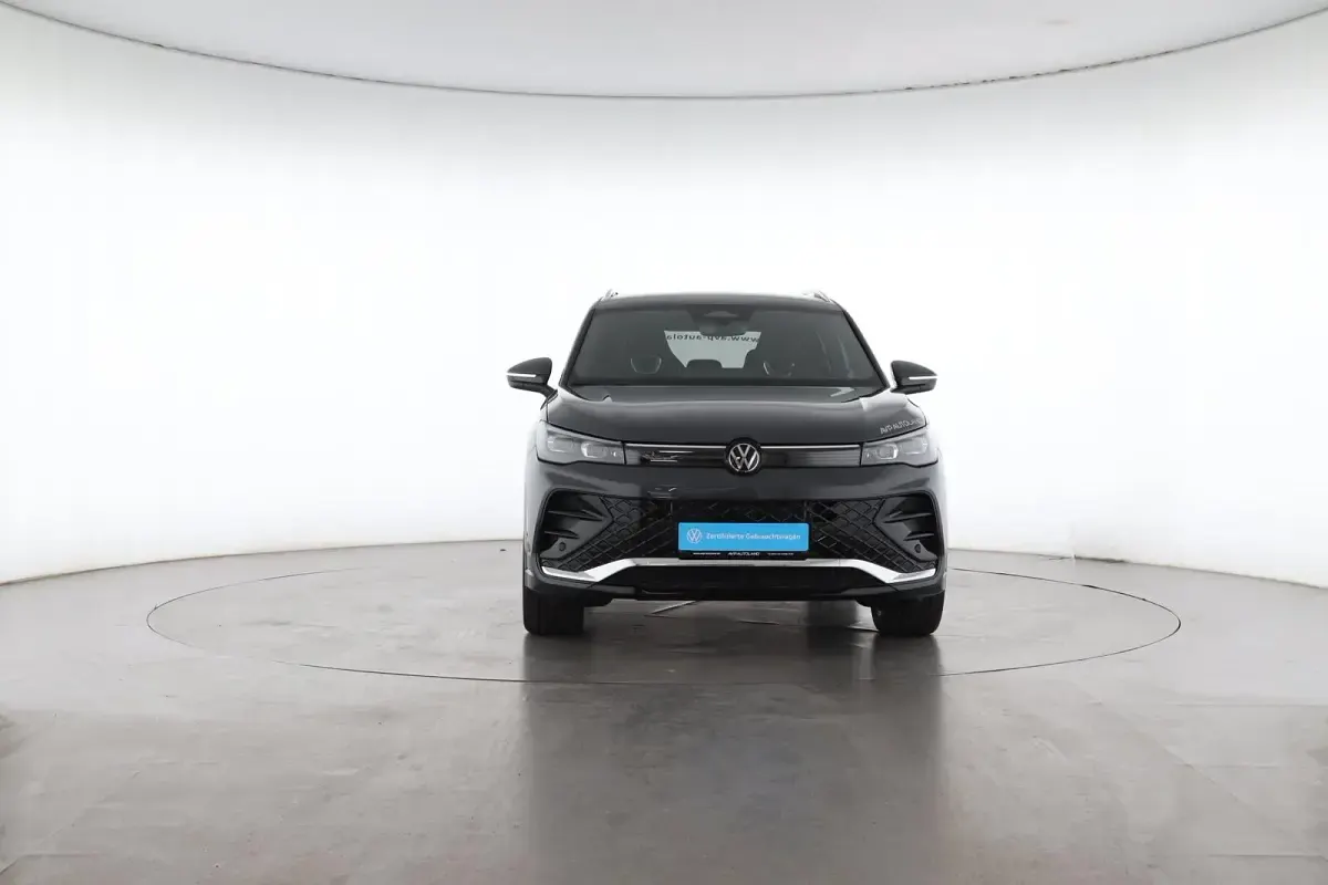 Gebraucht VW Tiguan R-line 150 PS (110 kW) 2026 Delfingrau SUV