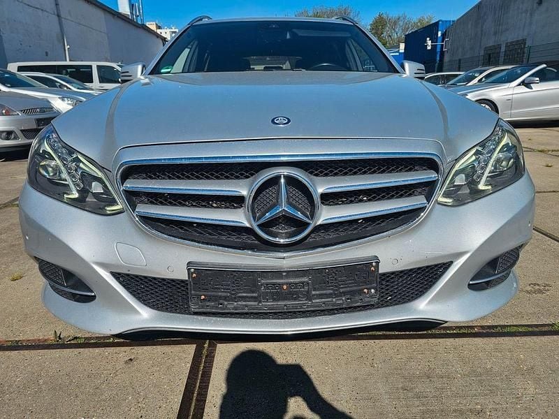 Second-hand Mercedes E350 252 CP (185 kW) 2014 Argintiu Berlinǎ