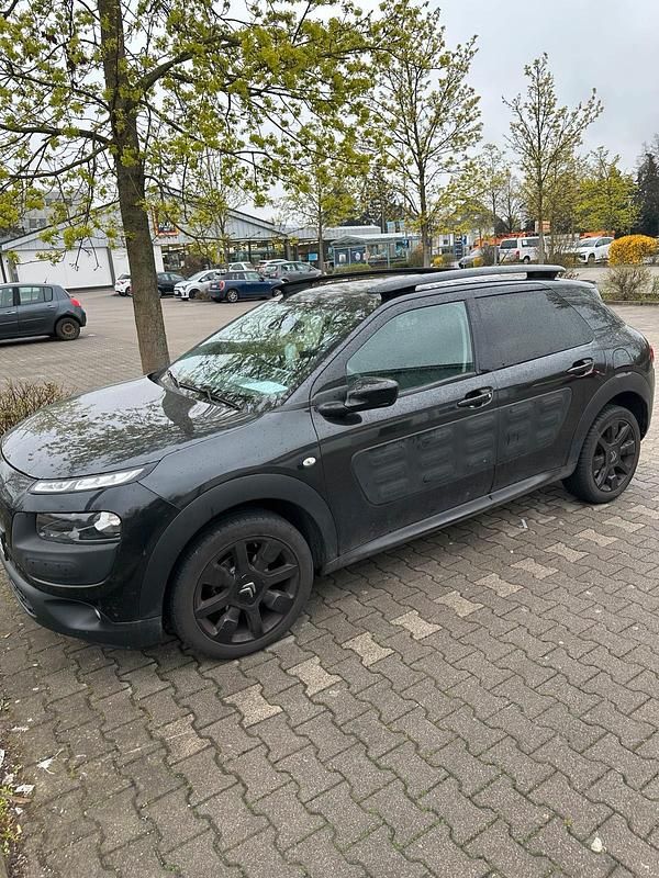 Gebraucht Citroën C4 Cactus 82 PS (60 kW) 2015 Schwarz Kleinwagen