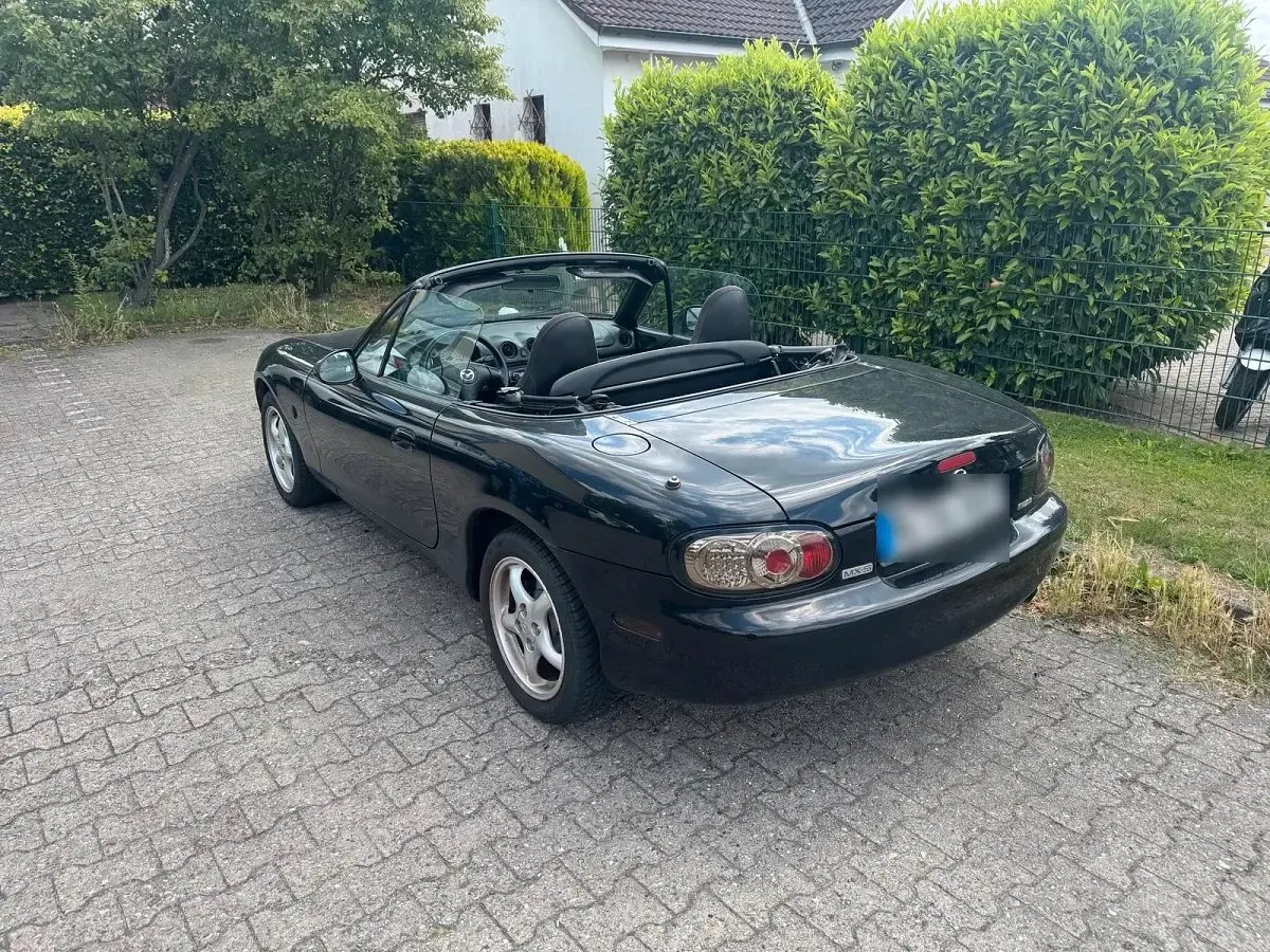 Gebraucht Mazda MX5 110 PS (80 kW) 2002 Schwarz Cabrio