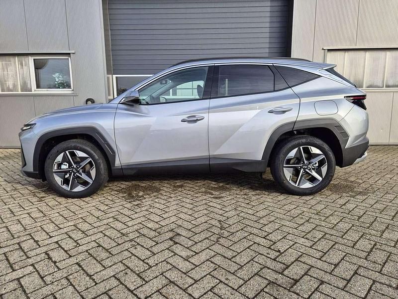 Neu Hyundai Tucson Trend 150 PS (110 kW) 2026 Shimmering silver pearl SUV