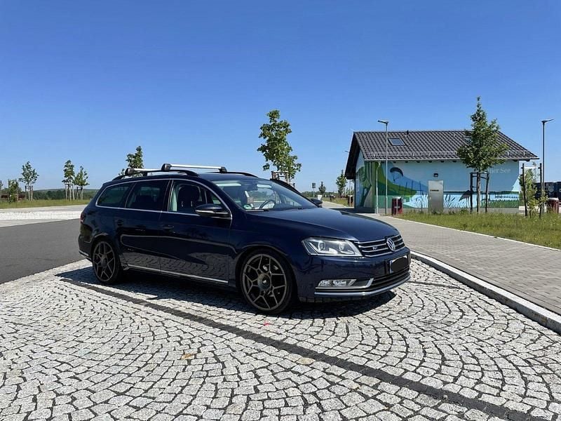 Blau Gebraucht 2013 VW Passat Kombi | 6.499 € (Superpreis) - Bild 1/4