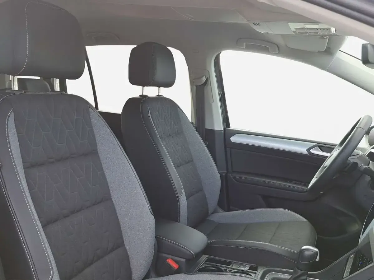 Gebraucht VW Touran Goal 150 PS (110 kW) 2025 Grenadillschwarz metallic Van / Kleinbus