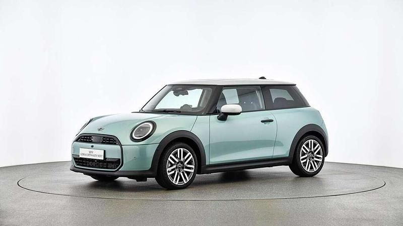 Grün Gebraucht 2024 Mini Cooper Classic Kleinwagen | 27.088 € (Fairer Preis) - Bild 1/4