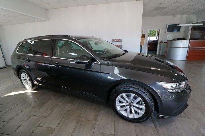 Gebraucht VW Passat Business 150 PS (110 kW) 2022 Grau Kombi