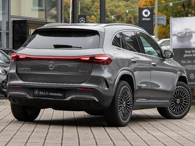 Gebraucht Mercedes EQA300 AMG 167 kW (228 PS) 2024 Grau metalliclack mountaingra SUV