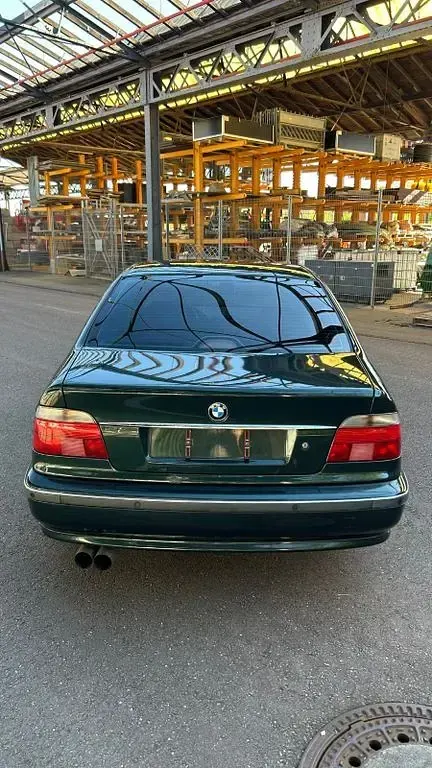 Second-hand BMW 523 Performance 170 CP (125 kW) 2000 Verde Berlinǎ