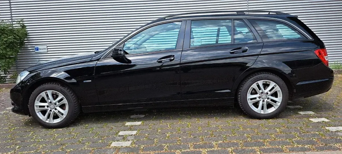 Gebraucht Mercedes C180 120 PS (88 kW) 2012 Schwarz Kombi