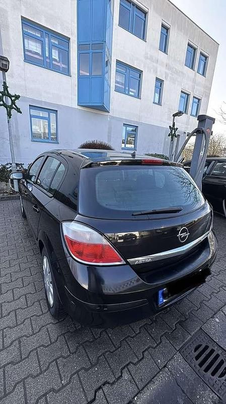 Gebraucht Opel Astra 105 PS (77 kW) 2006 Limousine