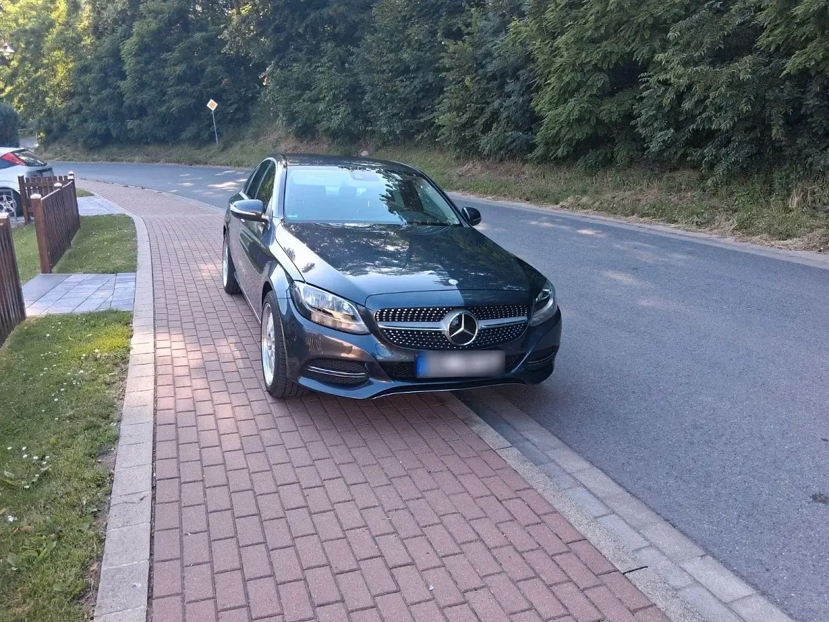 Gebraucht Mercedes C180 156 PS (114 kW) 2015 Grau Limousine