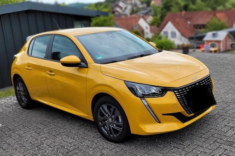 Gelb Gebraucht 2021 Peugeot 208 Active Kleinwagen | 15.499 € (Guter Preis) - Bild 1/4