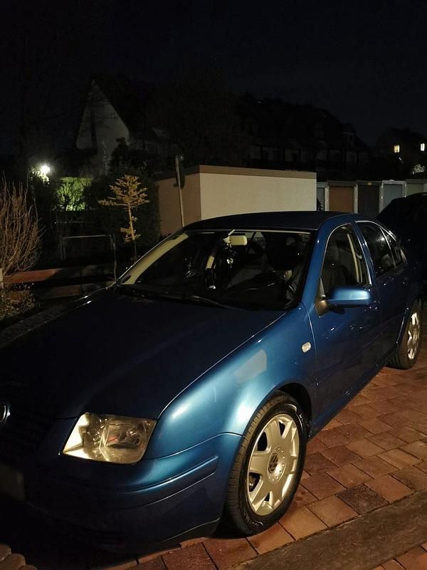 Gebraucht VW Bora Trendline 150 PS (110 kW) 2000 Blau Limousine