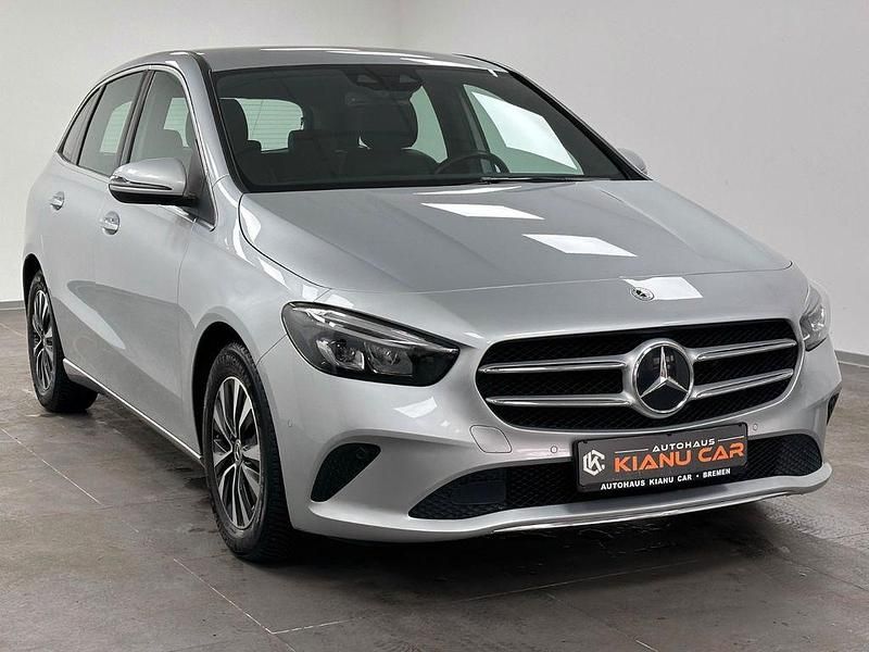 Gebraucht Mercedes B200 163 PS (119 kW) 2020 Silber Van / Kleinbus