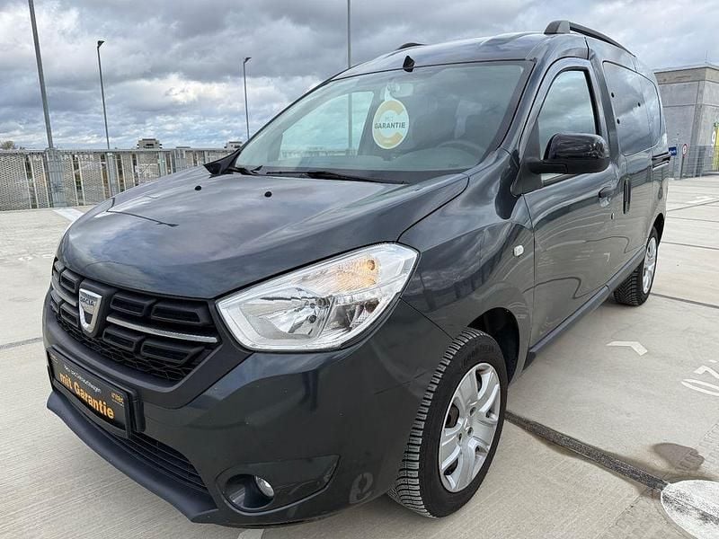 Grau Gebraucht 2019 Dacia Dokker Comfort Van | 9.390 € (Guter Preis) - Bild 1/4
