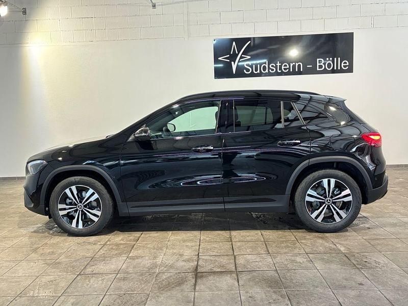 Gebraucht Mercedes GLA220 Progressive 190 PS (139 kW) 2026 Schwarz SUV
